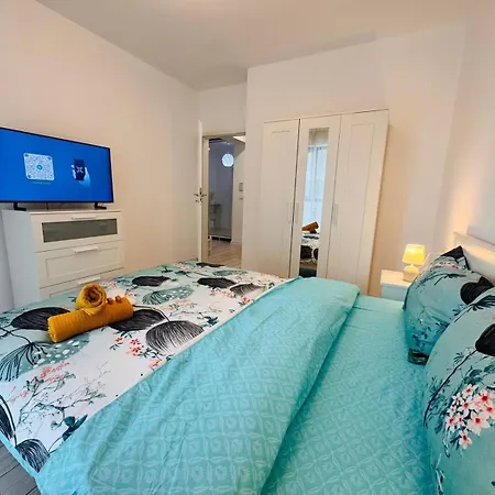 One Exigent * Bucureşti