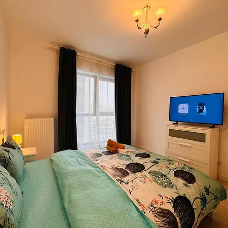 One Exigent Apartment *